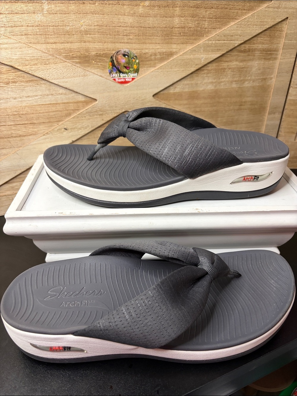 Skechers Gray Arch Fit Sunshine Thong Sandals Flip-Flops Sz 8 White Midsole #582